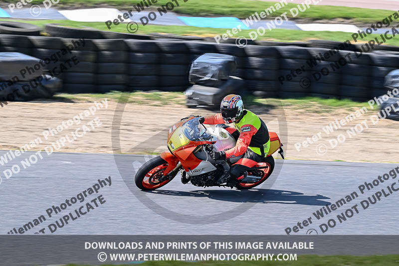 enduro digital images;event digital images;eventdigitalimages;lydden hill;lydden no limits trackday;lydden photographs;lydden trackday photographs;no limits trackdays;peter wileman photography;racing digital images;trackday digital images;trackday photos